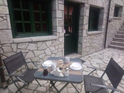 Villa House On The Mountain Eptálofos Exterior foto